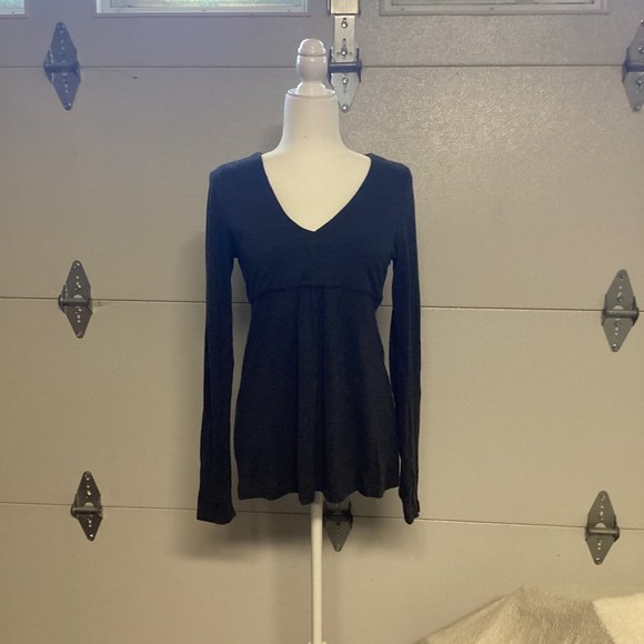 Banana Republic Tops - Banana Republic size M, grey top